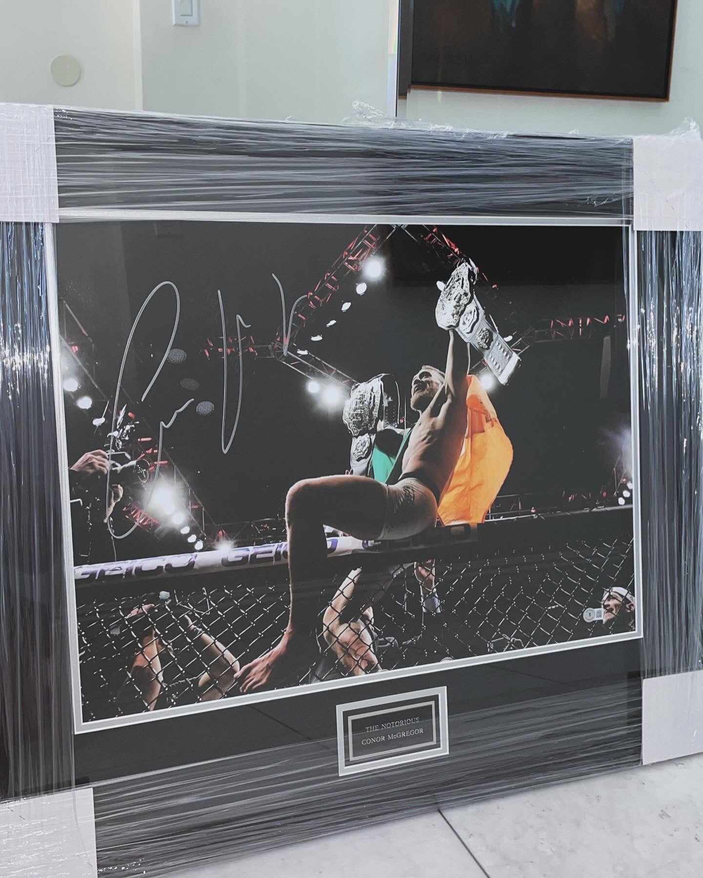 Conor McGregor Signed Picture 16x20 Authentication By Beckett