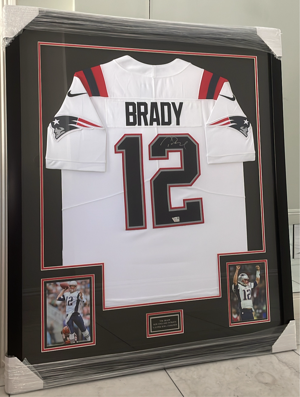 Tom Brady (New England Patriots) Autographed Jersey Authenticated By Fanatics.