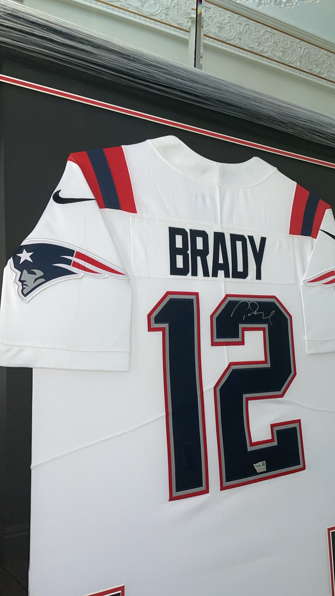 Tom Brady (New England Patriots) Autographed Jersey Authenticated By Fanatics.